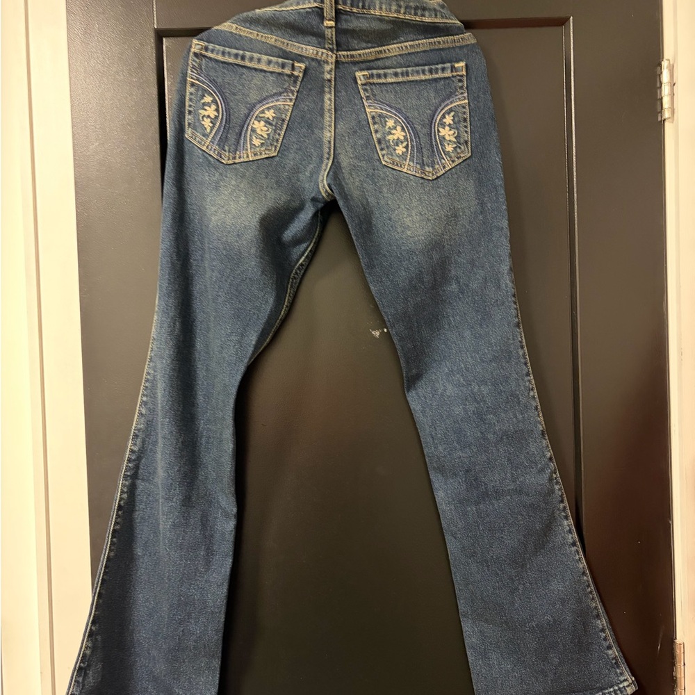 Hollister Women’s Dark Blue Embroidered Back-Pocket Jeans